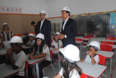 SAO PAULO, SP, 09.01.2020 - Sao Paulo Valisi Joao Doria Profesör Jose Maria Reys ile Escola Estadual 'ı ziyaret etti