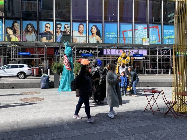 Abril 2020 Movimento Pessoas Times Square Nova York Eua — Fotografia de Stock