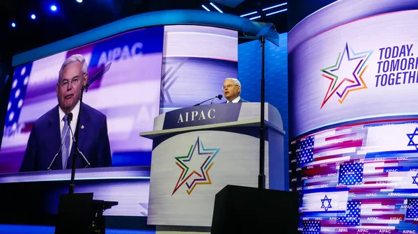 Senator Robert Menendez Talar Vid Aipac — Stockfoto