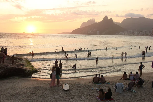 Rio Janeiro 2019 Praia Arpoador Rio Janeiro Sahilindeki Ipanema Turistlerin — Stok fotoğraf