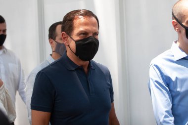 15 Kasım 2020, Sao Paulo, Brezilya: Sao Paulo Valisi, Joao Doria eşi Bia ve Sao Paulo 'nun şimdiki belediye başkanı Bruno Covas ile birlikte sandık başına gider.