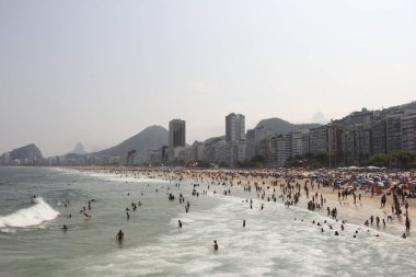 FLORIANOPOLIS, SC, 17.01.2020 - MOVIMENTACAO JURthe-INTERNACIONAL - Praia de Jurere Internacional Hareketi Florianopolis 'in kuzeyinde yer almaktadır. 
