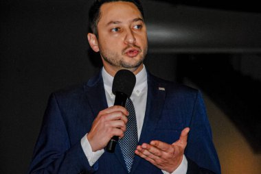 Sao Paulo, Brezilya - 8 Mayıs 2020: Covid-19, tecridin uzatılmasıyla ilgili basın toplantısı. Tüm Sao Paulo eyaletindeki karantinanın genişletildiğini açıklayan bir basın toplantısı sırasında,