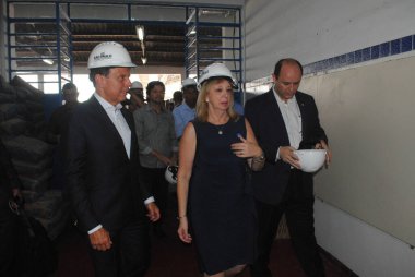 SAO PAULO, SP, 09.01.2020 - Sao Paulo Valisi Joao Doria Profesör Jose Maria Reys ile Escola Estadual 'ı ziyaret etti