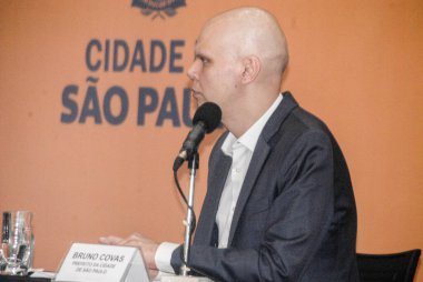 Sao Paulo Belediye Başkanı Bruno Covas ile Covid-19 / Basın toplantısı. 30 Mart 2020, Sao Paulo, Brezilya: Sao Paulo Belediye Başkanı Bruno Covas, koronavirüs salgınıyla mücadele tedbirlerini açıkladı.