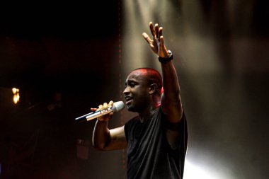 Sao Paulo 'daki Allianz Parque' da açık hava müzikali. 1 Ağustos 2020, Sao Paulo, Brezilya: Brezilyalı şarkıcılar yeni arabalı sinema formatında müzik şovlarını sunar