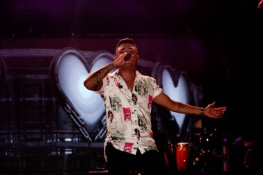 Sao Paulo 'daki Allianz Parque' da açık hava müzikali. 1 Ağustos 2020, Sao Paulo, Brezilya: Brezilyalı şarkıcılar yeni arabalı sinema formatında müzik şovlarını sunar