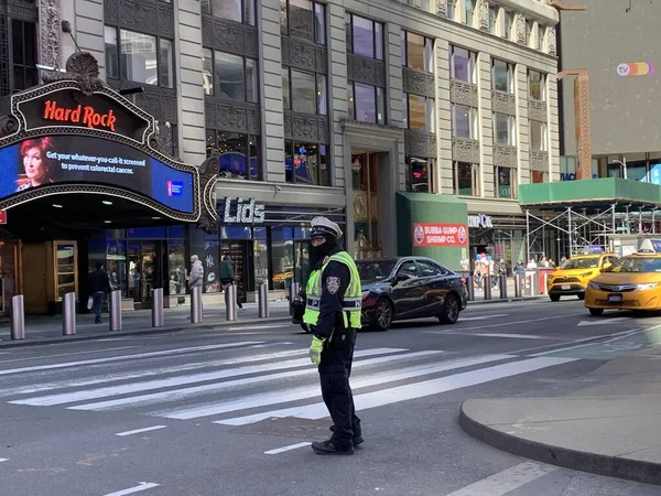 Abril 2020 Movimento Pessoas Times Square Nova York Eua — Fotografia de Stock