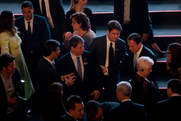 САО-ПАУЛО, 9 декабря 2019 года - Зе Нету и Пор Майс Фабрегас в театре Vivo.