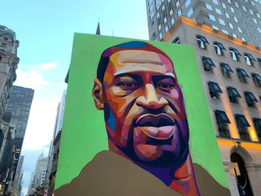 Trump Tower 'da Siyahların Yaşamı Önemlidir protestosu. 12 Temmuz 2020, New York, ABD: Siyahların Yaşamı Önemlidir BLM duvar resminde Trump Kulesi önünde protesto gösterileri. George Floyd 'un öldürülmesi ve polis şiddetine karşı adalet istiyorlar. (Fotoğraf: Niyi Fote