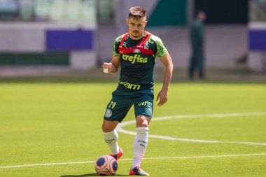 Sao Paulo - 12 Şubat 2020: Sentetik çimenlikte antrenman sırasında PALMEIRAS oyuncularının eğitilmesi.