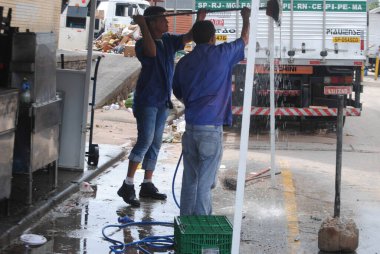 8 Ocak 2021, Sao Paulo, Brezilya: CEAGESP lisans sahipleri Sao Paulo Valisi Joao Doria 'nın mali ayarlamalarının bir parçası olan Mal ve Hizmetler Dolaşım (ICMS) değişikliklerini protesto ettiler