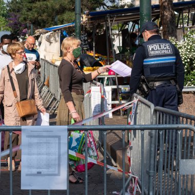 PARIS (FR), 12 / 04 / 2020 - COVID-19 - Paris 'teki Pazar