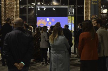 (INT) Milano 'da Coronavirus salgınının ortasında hırsızlık. 30 bin 2020 Milano, İtalya: İzolasyon ölçüsü hala şehirde devam ediyor ve iş yeri kapanırken, kentte neredeyse hiç hareket yok, marjinallik artıyor ve bu soyguncular