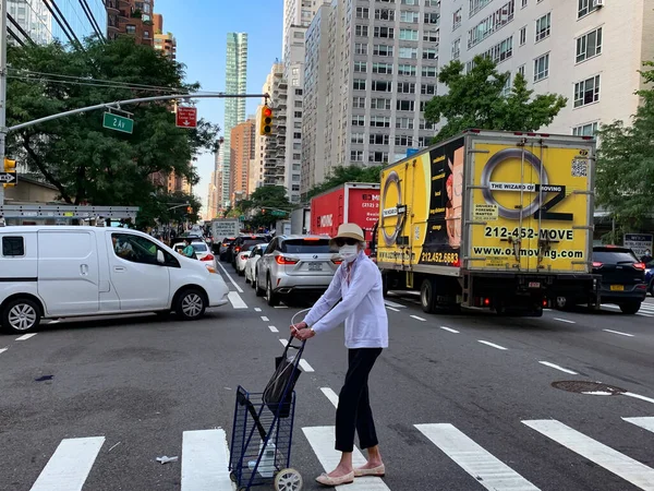 Nagy Forgalom Manhattanben Gyalogosok Kárára Július 2020 Manhattan New York — Stock Fotó