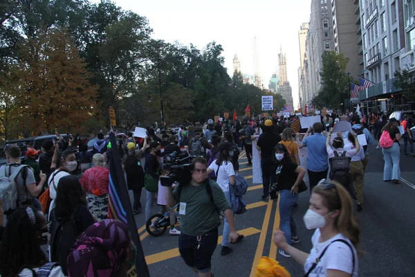 Novembro 2020 Nova York Eua Pessoas Marchando Longo Sétima Avenida — Fotografia de Stock