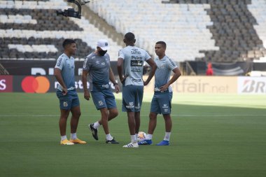 Santos oyuncuları son antrenman ve Libertadores of America finali için sahada tanınıyor. 29 Ocak 2021, Rio de Janeiro, Brezilya: