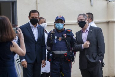 8 Şubat 2021, Sao Paulo, Brezilya: Sao Paulo Valisi COVID-19 'a karşı bir Drive-thru aşısına katıldı. Sao Paulo Valisi Joao Doria, COVID-19 'un başlangıcına katılıyor.