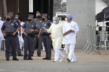 8 Şubat 2021, Sao Paulo, Brezilya: Sao Paulo Valisi COVID-19 'a karşı bir Drive-thru aşısına katıldı. Sao Paulo Valisi Joao Doria, COVID-19 'un başlangıcına katılıyor.