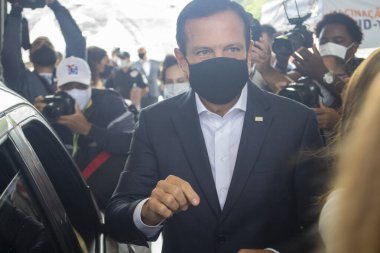 8 Şubat 2021, Sao Paulo, Brezilya: Sao Paulo Valisi COVID-19 'a karşı bir Drive-thru aşısına katıldı. Sao Paulo Valisi Joao Doria, COVID-19 'un başlangıcına katılıyor.