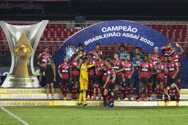 Flamengo - Brezilya 1. Lig Futbol Ligi 'nin biseksüel şampiyonu. 25 Şubat 2021, Sao Paulo, Brezilya: Flamengo takımı Sao Paulo 'daki Morumbi Stadyumu' nda Sao Paulo futbol takımına karşı oynadığı B-Championship maçını kutluyor. 