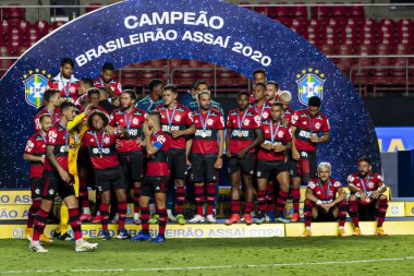 Flamengo - Brezilya 1. Lig Futbol Ligi 'nin biseksüel şampiyonu. 25 Şubat 2021, Sao Paulo, Brezilya: Flamengo takımı Sao Paulo 'daki Morumbi Stadyumu' nda Sao Paulo futbol takımına karşı oynadığı B-Championship maçını kutluyor. 