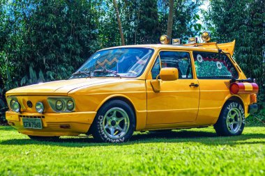 Mammonas Assassinas, Brezilyalı müzik grubu olmadan 25 yıl. 2 Mart 2021 'de, Guarulhos, Sao Paulo, Brezilya: 2 Mart 1996' da, komik rock grubu Mamonas Assassinas 'ın tüm üyeleri trajik bir uçak kazasında öldü.