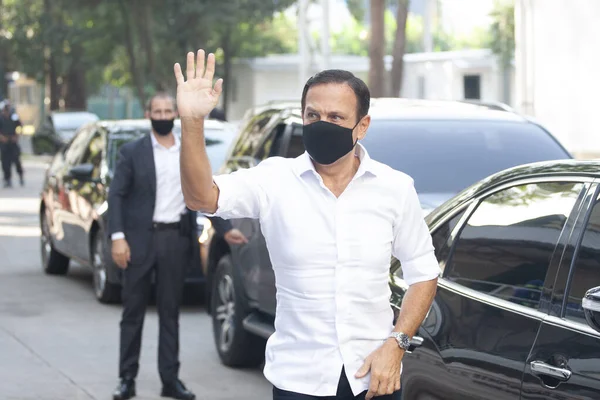  Brezilya Sağlık Bakanlığı 'na CORONONAVAC Aşısı teslimatı. 29 Mart 2021, Sao Paulo, Brezilya: Sao Paulo Valisi Joao Doria, 5 milyondan fazla Butantan Enstitüsü aşısının teslimatı için düzenlenen törene katıldı. 