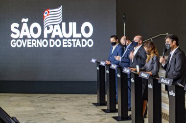 Sao Paulo Vali Yardımcısı ile basın toplantısı. 22 Mart 2021, Sao Paulo, Brezilya: Sao Paulo Vali Yardımcısı Rodrigo Garcia, okul otobüslerinin satın alınması için 211.6 milyon dolarlık yatırım yaptığını duyurdu.