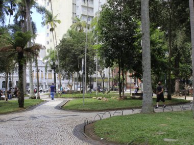 Curitiba 328 'inci yıldönümünü kutluyor. 29 Mart 2021, Curitiba, Parana, Brezilya: Curitiba şehri 328. kuruluş yıldönümünü kutluyor ve şu anda Kızıl Bayrak nedeniyle çoğu mağazanın açılma kısıtlamaları var 