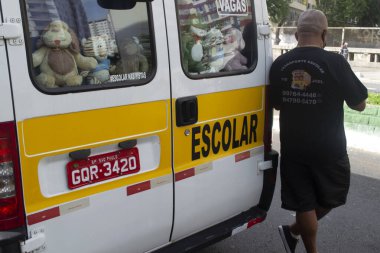 Sao Paulo 'daki okul minibüsü sürücülerinin protestosu. 5 Nisan 2021, Sao Paulo, Brezilya: Sao Paulo şehir merkezindeki Maria Paula viyadükünde Okul Van Sürücüleri ve Alternatif Taşımacılık.