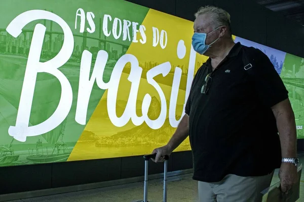 Pohyb Lidí Mezinárodním Letišti Sao Paulo Guarulhos Dubna 2021 Guarulhos — Stock fotografie