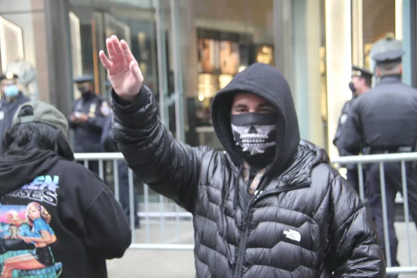 Nacionalista Blanco Nazista Escoltado Por Policía Nueva York Durante Una — Foto de Stock