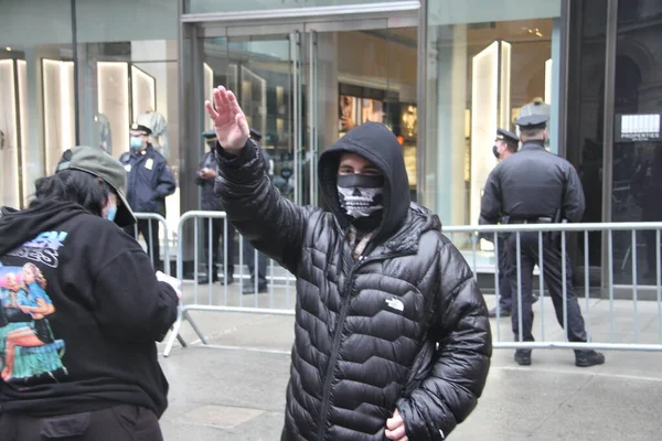 Nacionalista Blanco Nazista Escoltado Por Policía Nueva York Durante Una — Foto de Stock