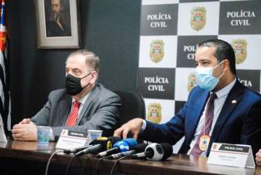 SAO PAULO, SP, 04 / 12 / 2021 - SİVİS POLİS SİVİSİ 6 HİÇ AĞUTLARI - Geçen yıl sivil polis tarafından gerçekleştirilen altı kişinin yakalanmasıyla ilgili basın toplantısı 