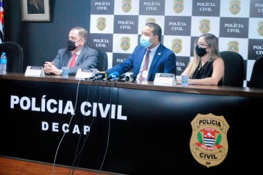 SAO PAULO, SP, 04 / 12 / 2021 - SİVİS POLİS SİVİSİ 6 HİÇ AĞUTLARI - Geçen yıl sivil polis tarafından gerçekleştirilen altı kişinin yakalanmasıyla ilgili basın toplantısı 