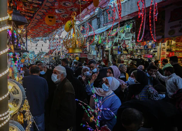 Ramadan Gaza April 2021 Gaza Palästina Palästinensische Muslimische Gläubige Tragen — Stockfoto