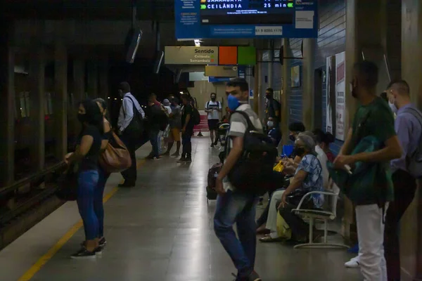 Bewegung Der Menschen Der Zentralen Metrostation Brasilia April 2021 Brasilia — Stockfoto