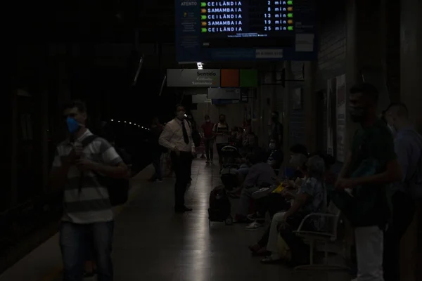 사람들의 브라질리아 지하철역 브라질 브라질리아 2021 Covid 진행되고 브라질리아의 지하철 — 스톡 사진