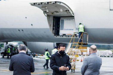 Coronavac aşısı için Guarulhos Havaalanı 'na giriş yapıldı. 19 Nisan 2021, Guarulhos, Sao Paulo, Brezilya: Sao Paulo Valisi, Joao Doria, Çin aşısı CoronaVac 'ın gelişine tanık oldu. 