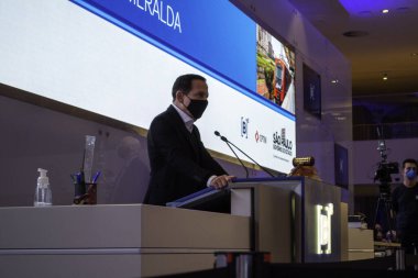 Sao Paulo 'da CPTM tren istasyonları 8 Diamond ve 9 Esmerald açık arttırması. 20 Nisan 2021, Sao Paulo, Brezilya: Sao Paulo Valisi Joao Doria, PPP Yönetim Konseyi başkan yardımcısı ve başkanı Rodrigo Garcia ile birlikte katıldı.