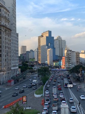 Covid-19: Sao Paulo 'da hareketlilik. 8 Nisan 2020, Sao Paulo, Brezilya: Sao Paulo 'nun kuzey bölgesinde covid-19 salgını nedeniyle sokakları boşaltan küçük bir hareket
