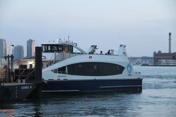 Ferry Boat Drifted Two Piers New York April 2021 New —  Fotos de Stock