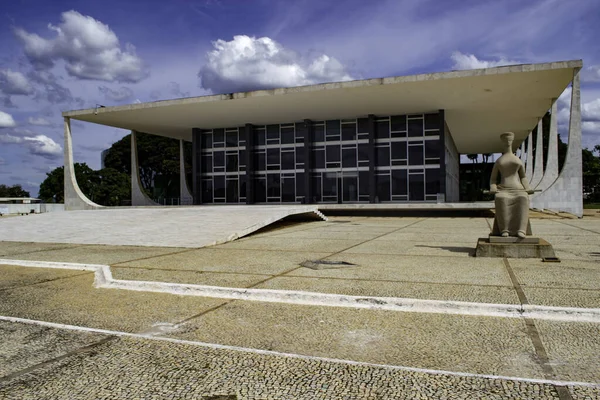 ブラジリア ブラジル 2021年4月14日ブラジリア連邦管区の三権広場司法 最高裁判所の建物 — ストック写真