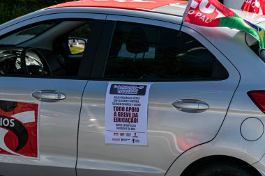 Sao Paulo 'da İşçi Bayramı' nda yaşam için bir gösteri. 1 Mayıs 2021, Sao Paulo, Brezilya: Birlik merkezleri 1 Mayıs 'ta, Sao Paulo' nun güney bölgesinde, Nossa Senhora do Sabara Bulvarı 'nda bir devlet ve dayanışma eylemi gerçekleştirdi.