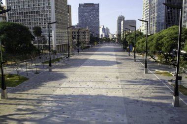 Vale do Anhangabau 'nun manzarası. 5 Mayıs, Sao Paulo, Brezilya: Sao Paulo şehrinin yeniden yapılanma sürecinden geçen Sao Paulo 'nun merkezindeki Vale do Anhangabau' nun görüntüsü
