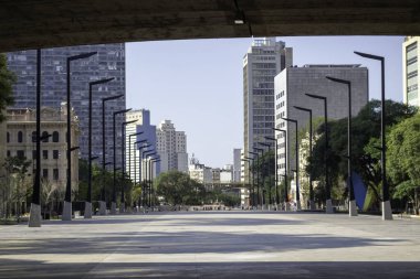 Vale do Anhangabau 'nun manzarası. 5 Mayıs, Sao Paulo, Brezilya: Sao Paulo şehrinin yeniden yapılanma sürecinden geçen Sao Paulo 'nun merkezindeki Vale do Anhangabau' nun görüntüsü