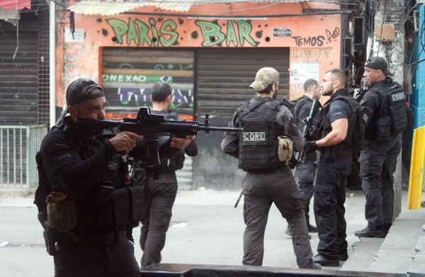 在里约热内卢 警方的行动造成多人死亡 2021年5月6日 巴西里约热内卢 在里约热内卢Jacarezinho的民警打击贩毒行动中被捕 导致多人死亡 — 图库照片
