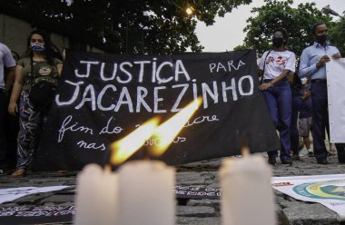 JACAREZINHO PROTEST - POLİS ŞEHRİ - 6 Mayıs 2021, Rio de Janeiro, Brezilya: İnsan Hakları ile ilgili hareketler, şu anda Rio de Janeiro 'nun kuzey bölgesinde polis şehri önünde protesto yapıyor
