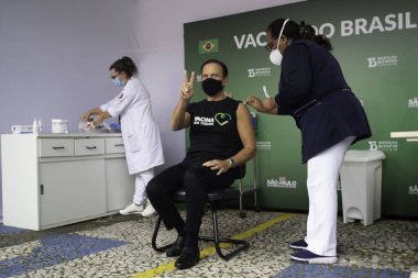 Sao Paulo Valisi Joao Doria 'ya Coronavac aşısı yapıldı. 7 Mayıs 2021, Sao Palo, Brezilya. Sao Paulo valisi Joao Doria (PSDB) ve First Lady Bia Doria, bir doz Coronavac alır.